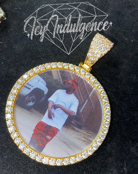 Icy VVS Photo Medallion